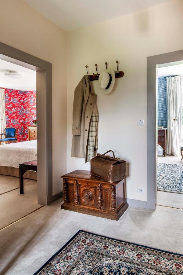 Chateau De La Villedubois Bed & Breakfast